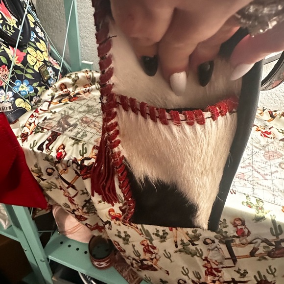 Cowhide with Red and Black Leather - Picture 6 of 15